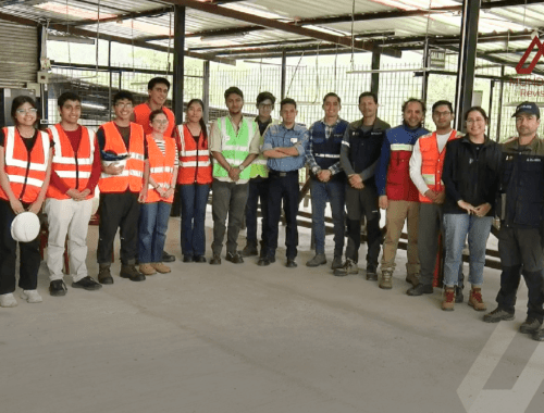 Estudiantes de la ESPOL visitan el proyecto minero La Plata