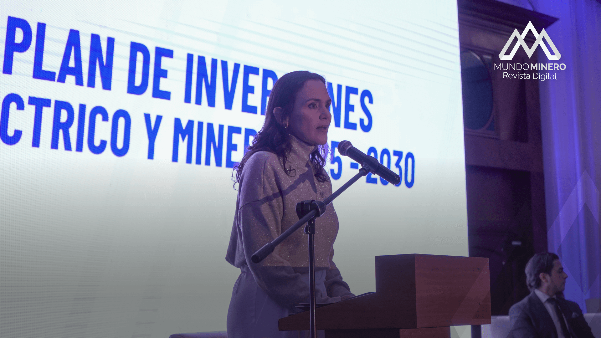 Gobierno ecuatoriano apuesta por minería y energía renovable al 2030